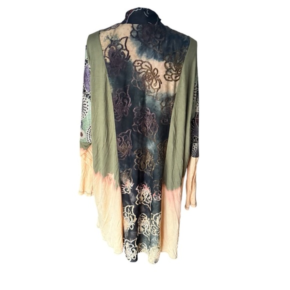 The Pyramid Collection Open Front Mixed Fabric Print Cardigan 2X - Picture 3 of 8